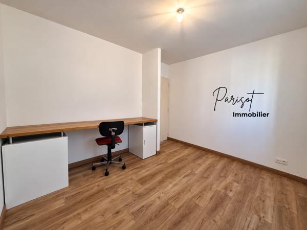 Naintré – Belle maison de 150 m² avec 4 chambres, garage, cave et terrain de 800 m² sans vis-à-vis