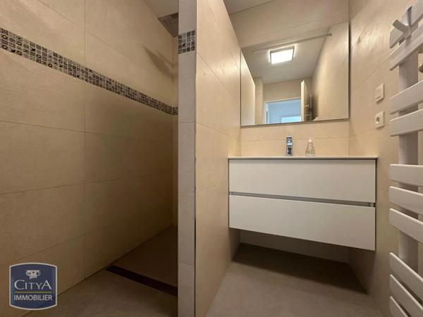 Appartement à louer 2 pièces 39.53m² L'Isle-sur-la-Sorgue (84800)