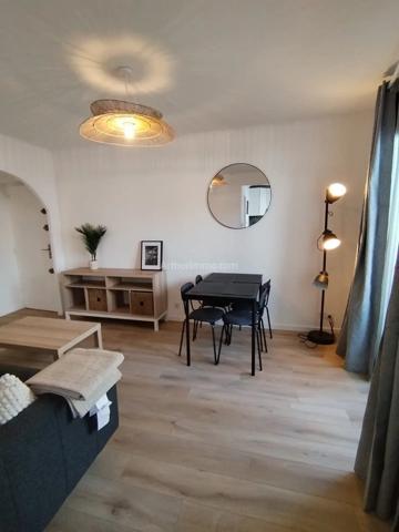Location                                                      Appartement
                        
                     3 pièces                      50 m2                     à Aubagne