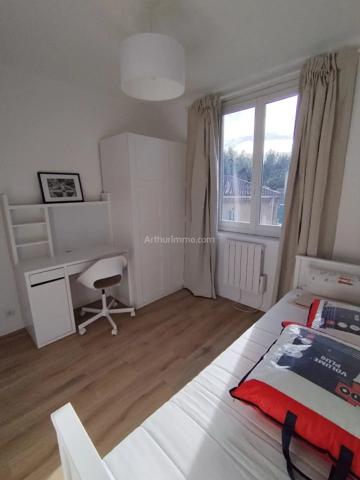 Location                                                      Appartement
                        
                     3 pièces                      50 m2                     à Aubagne