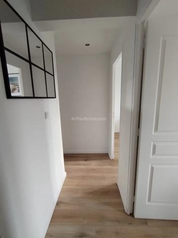 Location                                                      Appartement
                        
                     3 pièces                      50 m2                     à Aubagne