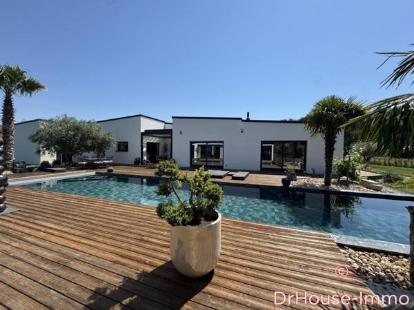 Maison à vendre 7 pièces de 250 m²