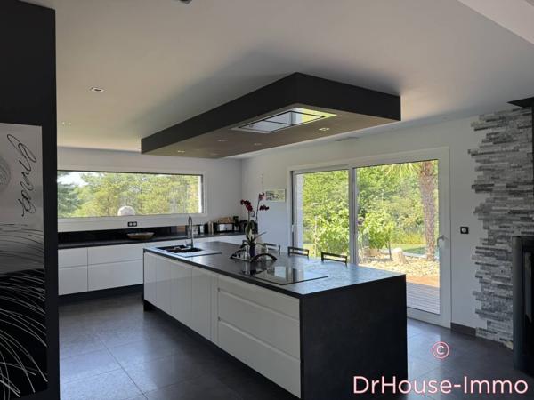 Maison à vendre 7 pièces de 250 m²