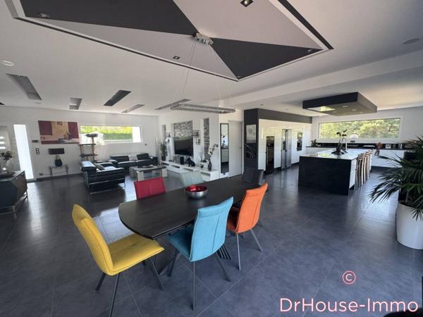 Maison à vendre 7 pièces de 250 m²