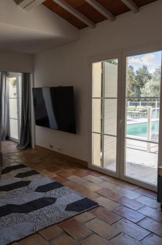 VILLA PROCHE CENTRE VILLE CEYRESTE