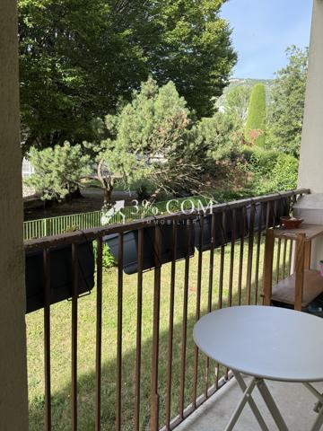 Appartement
                                                                                                                                                                                                                                                                                                                        4 pièce(s)                                                                                                                                                                                                          3 chambre(s)                                                                                                                                                                                                          70  m²