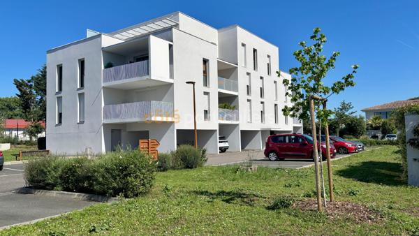 Vente
                Appartement52 m² - 2 Pièces -
                    BORDEAUX (33200)