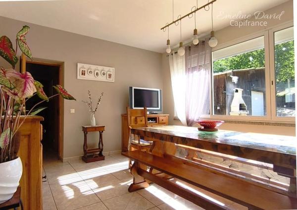 Secteur recherché – Maison de plain-pied avec piscine sur environ 7 000 m²