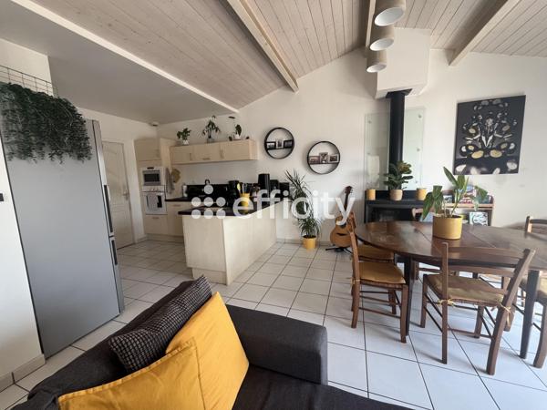 Maison
         4 pièces
        - 98 m² 820 000 € *