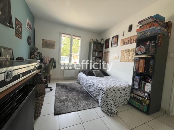 Maison
         4 pièces
        - 98 m² 820 000 € *