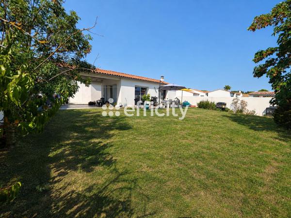 Maison
         4 pièces
        - 98 m² 820 000 € *