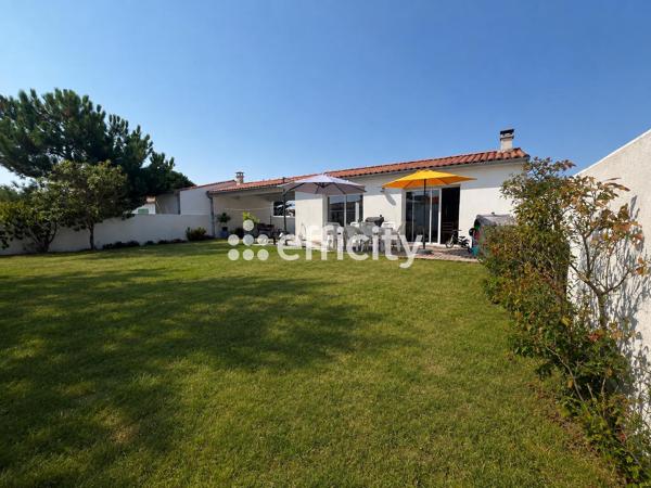Maison
         4 pièces
        - 98 m² 820 000 € *
