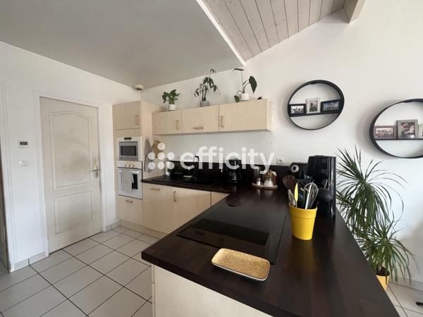 Maison
         4 pièces
        - 98 m² 820 000 € *