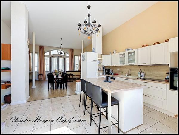 Appartement à vendre 3 pièces PARTHENAY (79) 95,24 m² Immeuble remarquable, terrasse privative