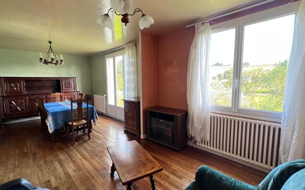 Maison à vendre    5 pièces • 66,20 m2 Carhaix-Plouguer