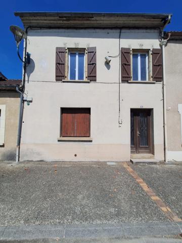 🏡 À VENDRE – Maison de ville 213 m² avec 4 appartements à finir de rénover – RISCLÉ (Gers 32)