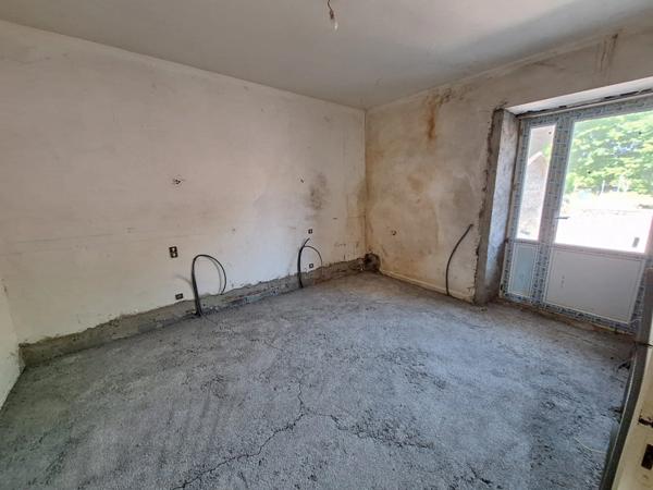 🏡 À VENDRE – Maison de ville 213 m² avec 4 appartements à finir de rénover – RISCLÉ (Gers 32)