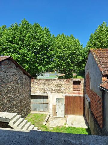 🏡 À VENDRE – Maison de ville 213 m² avec 4 appartements à finir de rénover – RISCLÉ (Gers 32)