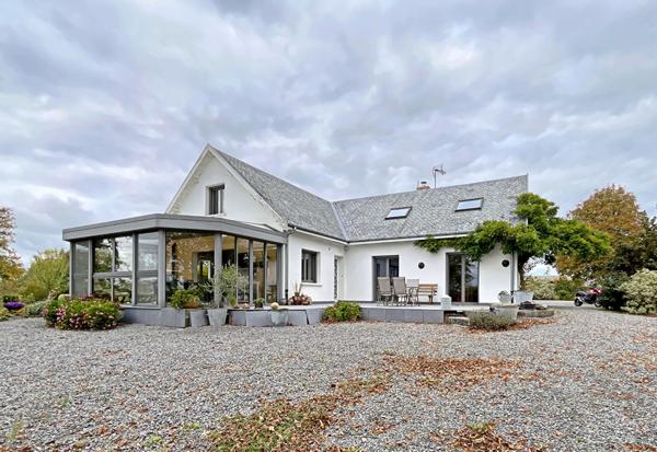 Maison d'Exception à Vendre à Signy l'Abbaye - 8 Pièces, 225 m² sur 7000 m² de Terrain