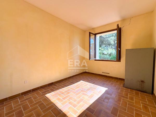 A VENDRE  84120 PERTUIS MAISON TYPE 5 PIECES DE 130M² AVEC JARDIN DE 2160M² (Travaux à prévoir)
