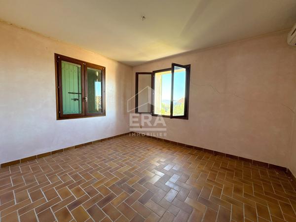 A VENDRE  84120 PERTUIS MAISON TYPE 5 PIECES DE 130M² AVEC JARDIN DE 2160M² (Travaux à prévoir)