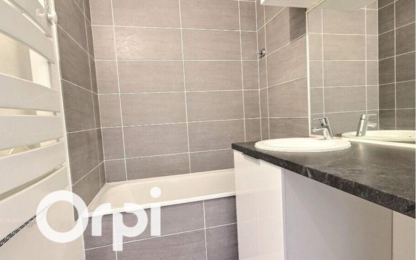 Appartement à louer    3 pièces • 62,70 m2 Élancourt
