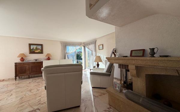 Maison à vendre    4 pièces •  Marignane