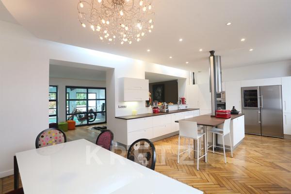 Maison de caractère rénovée avec piscine.