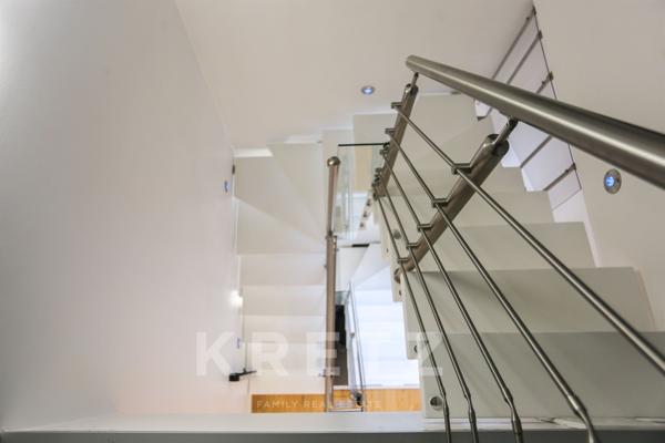 Maison de caractère rénovée avec piscine.