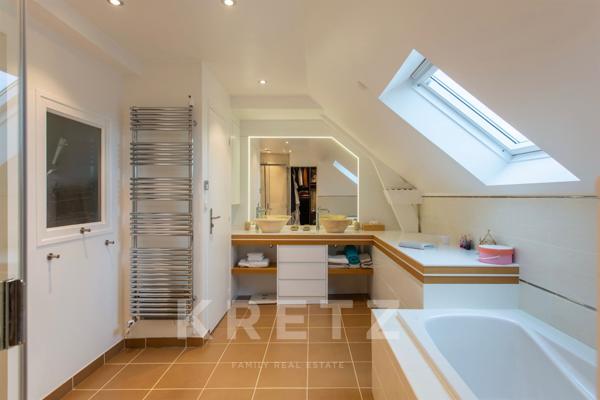 Maison de caractère rénovée avec piscine.