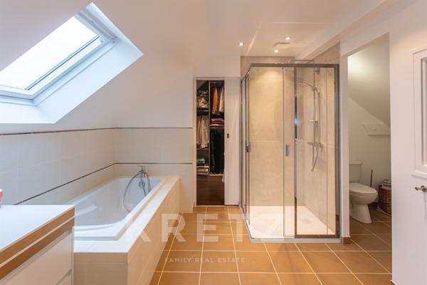 Maison de caractère rénovée avec piscine.