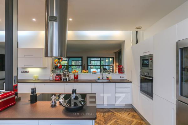 Maison de caractère rénovée avec piscine.