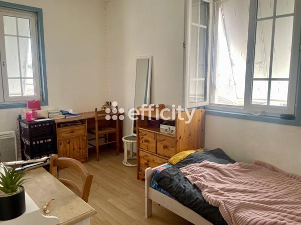 Maison
         6 pièces
        - 113 m² 240 990 €*
