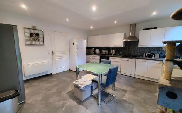 Maison à vendre    7 pièces • 215 m2 Marly-Gomont