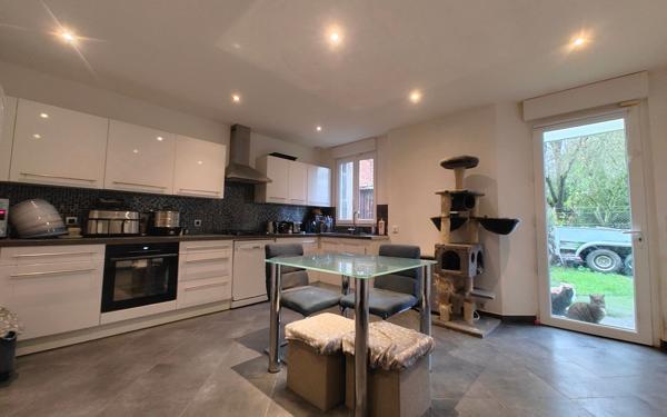 Maison à vendre    7 pièces • 215 m2 Marly-Gomont