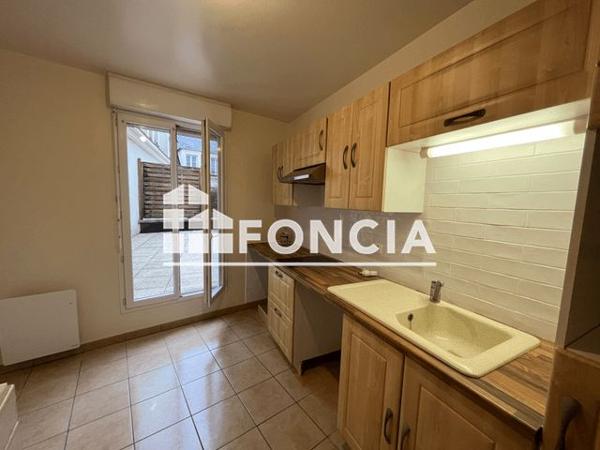 Location Appartement 4 pièces 88.3 m² - 2 PLACE DU MARCHE Dreux 28100