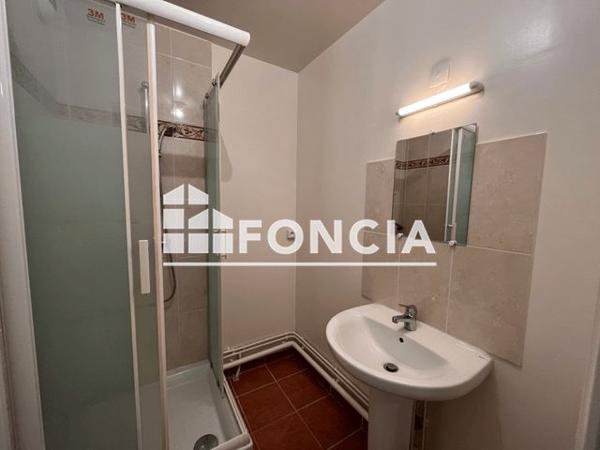 Location Appartement 4 pièces 88.3 m² - 2 PLACE DU MARCHE Dreux 28100