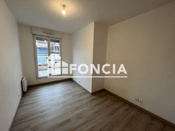 Location Appartement 4 pièces 88.3 m² - 2 PLACE DU MARCHE Dreux 28100