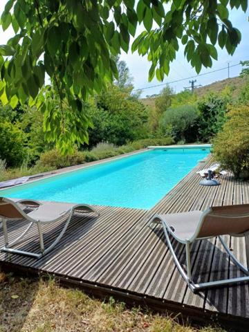 AUTHENTIQUE MAS ARDÉCHOIS AVEC PISCINE