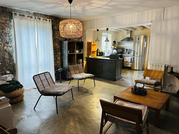 AUTHENTIQUE MAS ARDÉCHOIS AVEC PISCINE