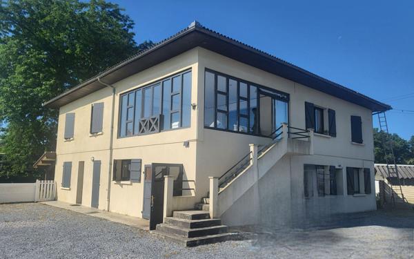 Immeuble à vendre    10 pièces •  Mont-de-Marsan