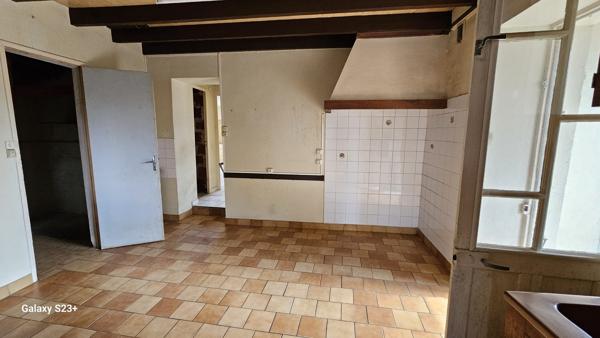 MAISON EN PIERRE A RENOVER
