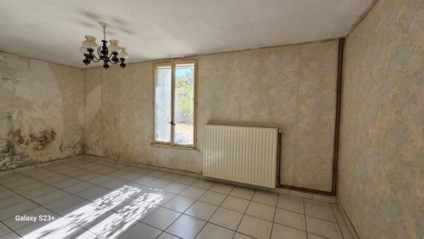 MAISON EN PIERRE A RENOVER