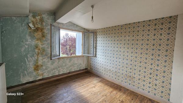 MAISON EN PIERRE A RENOVER