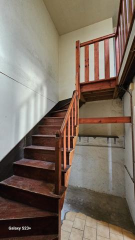 MAISON EN PIERRE A RENOVER