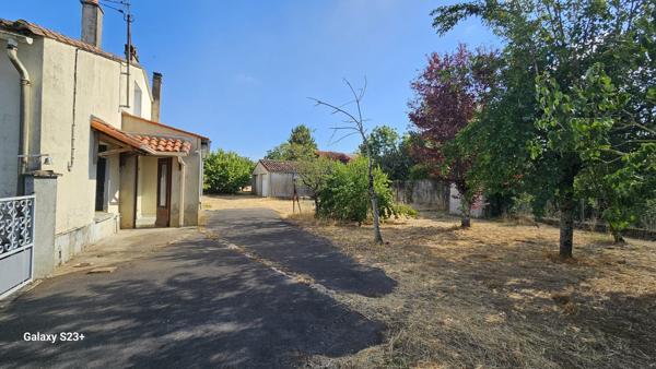 MAISON EN PIERRE A RENOVER