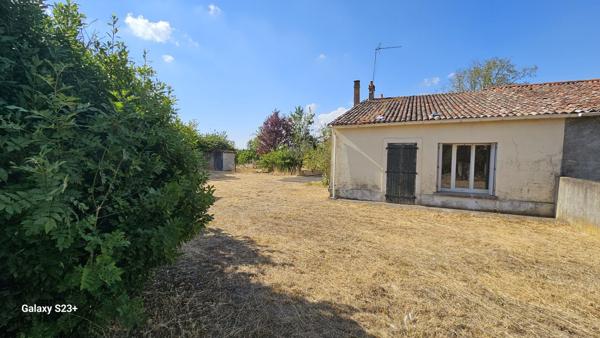 MAISON EN PIERRE A RENOVER