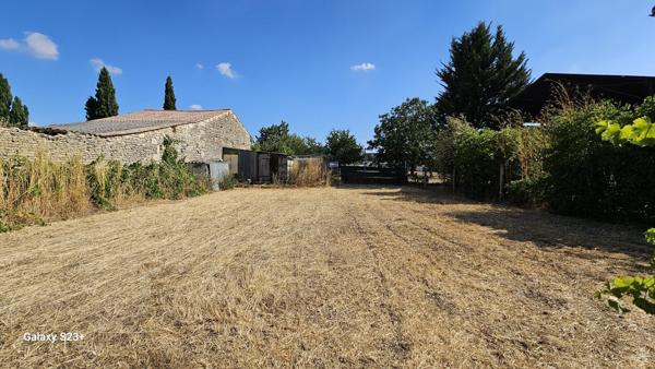 MAISON EN PIERRE A RENOVER