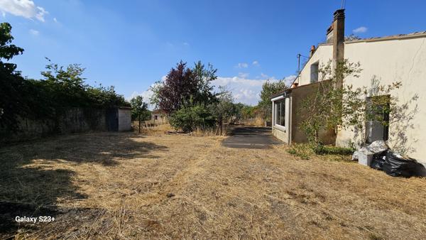 MAISON EN PIERRE A RENOVER