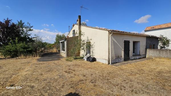 MAISON EN PIERRE A RENOVER